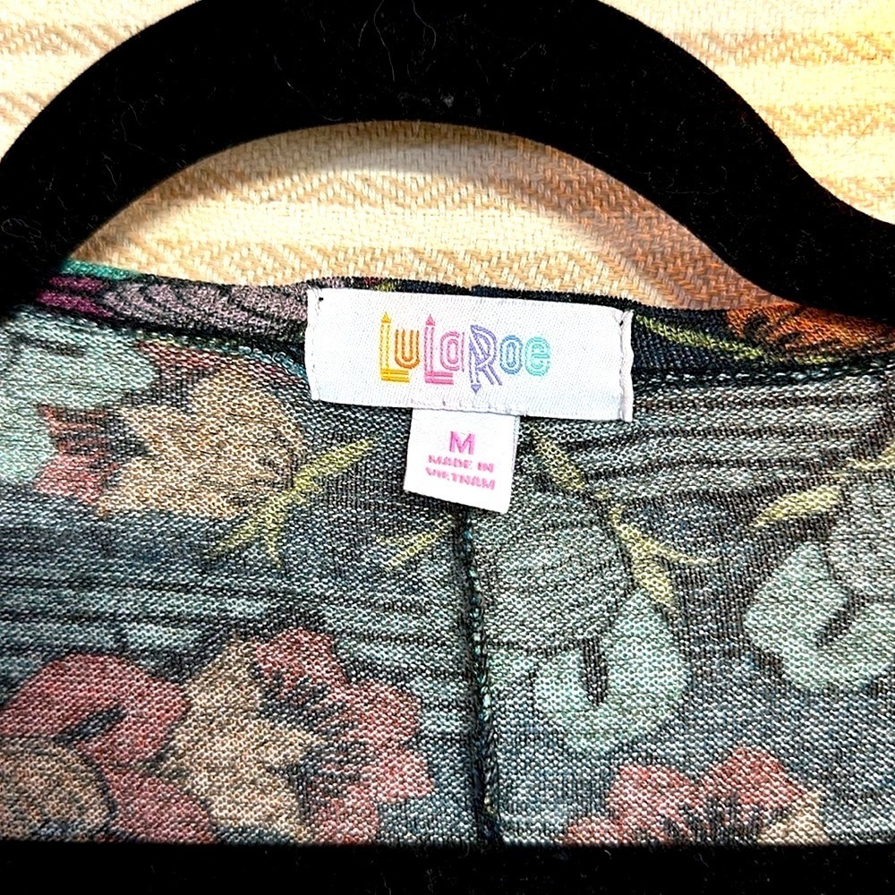 LULAROE Sarah lightweight long sleeve duster, layering piece pockets M (10-12) - Picture 6 of 9